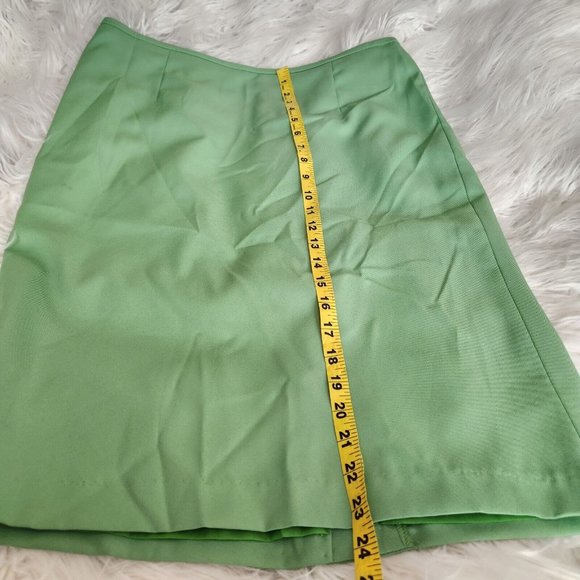 Green and White Skirt Set - Picture 8 of 16